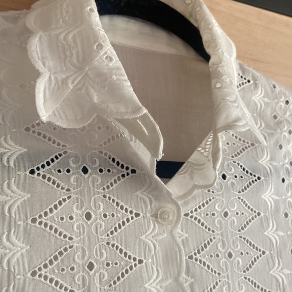 Vintage 60s/70s White Blouse with Eyelet Lace Details - Picture 2 of 5